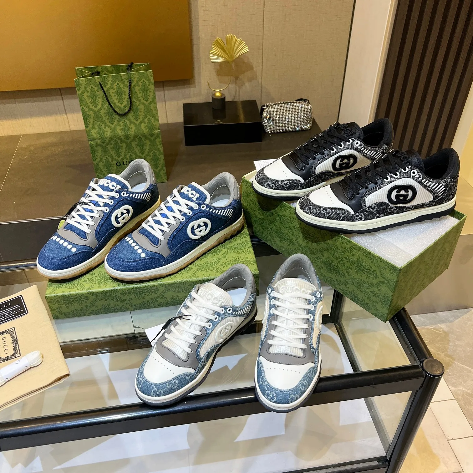 👟👟Ex-factory price 520👟👟 Top version, full styling effect, instant sales of the common practice of soft treading in the market, 💣💣💣Gucci2023 early spring Gucci G home latest hot style MAC80 sports shoes couple style casual retro distressed dirty shoes small dirty shoes small white shoes🌸🌸🌸 original purchase and development Production Gucci MAC80 new hot-selling series. The exquisite and compact interlocking double G logo romantically interprets the aesthetic concept of this series. Made of off-white leather, ▪️Material: original customized imported first-layer cowhide ▪️Inner lining: original customized imported breathable mesh ▪️Outsole: original molded two-color TPU outsole ▪️Sole thickness: 3CM ▪️Size: women's 35-40 / men's 39-45